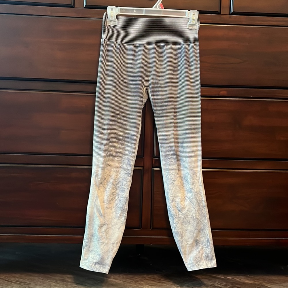 Lululemon size 8 leggings vguc only worn once